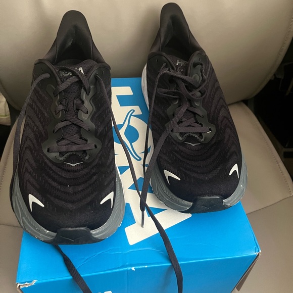 Hoka Arahi 6 - Picture 4 of 11